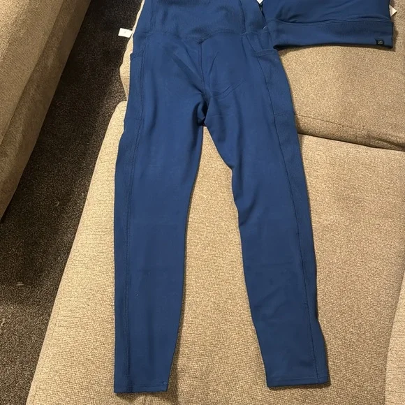 Zobha- leggings and bra - Picture 2 of 11